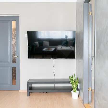 Апартаменты Tammsaare Residence- 4 Rooms, Free Parking Пярну