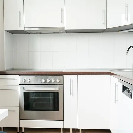 Tammsaare Residence- 4 Rooms, Free Parking Apartment Parnu