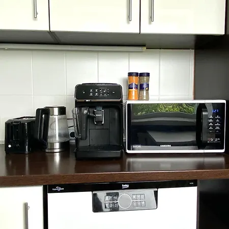 Tammsaare Residence- 4 Rooms, Free Parking Апартаменты